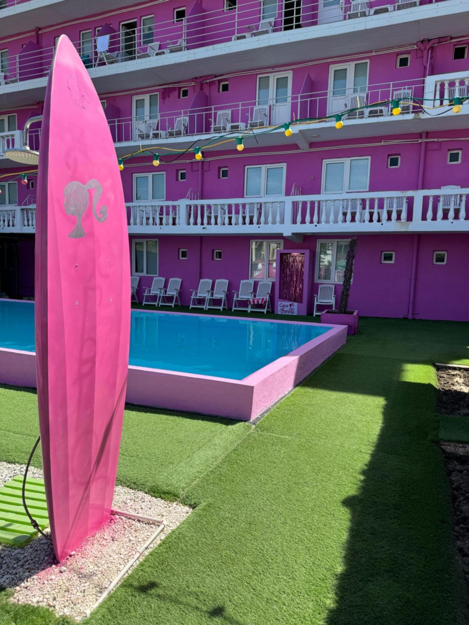 Хостел Casa Barbie Костинешти Экстерьер фото